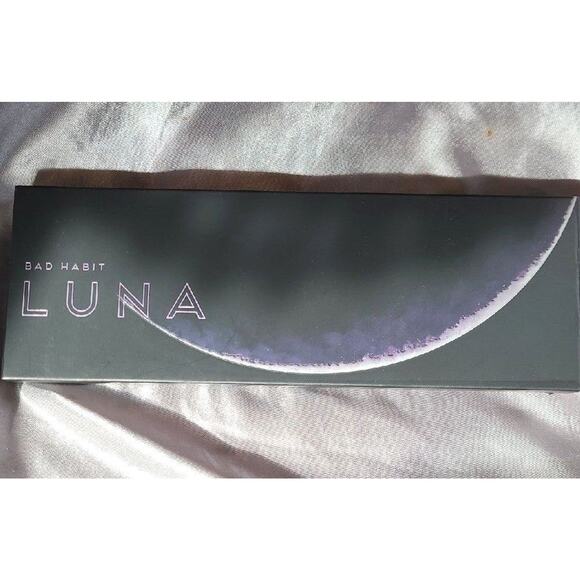 Bad Habit Luna eyeshadow palette - Picture 1 of 2